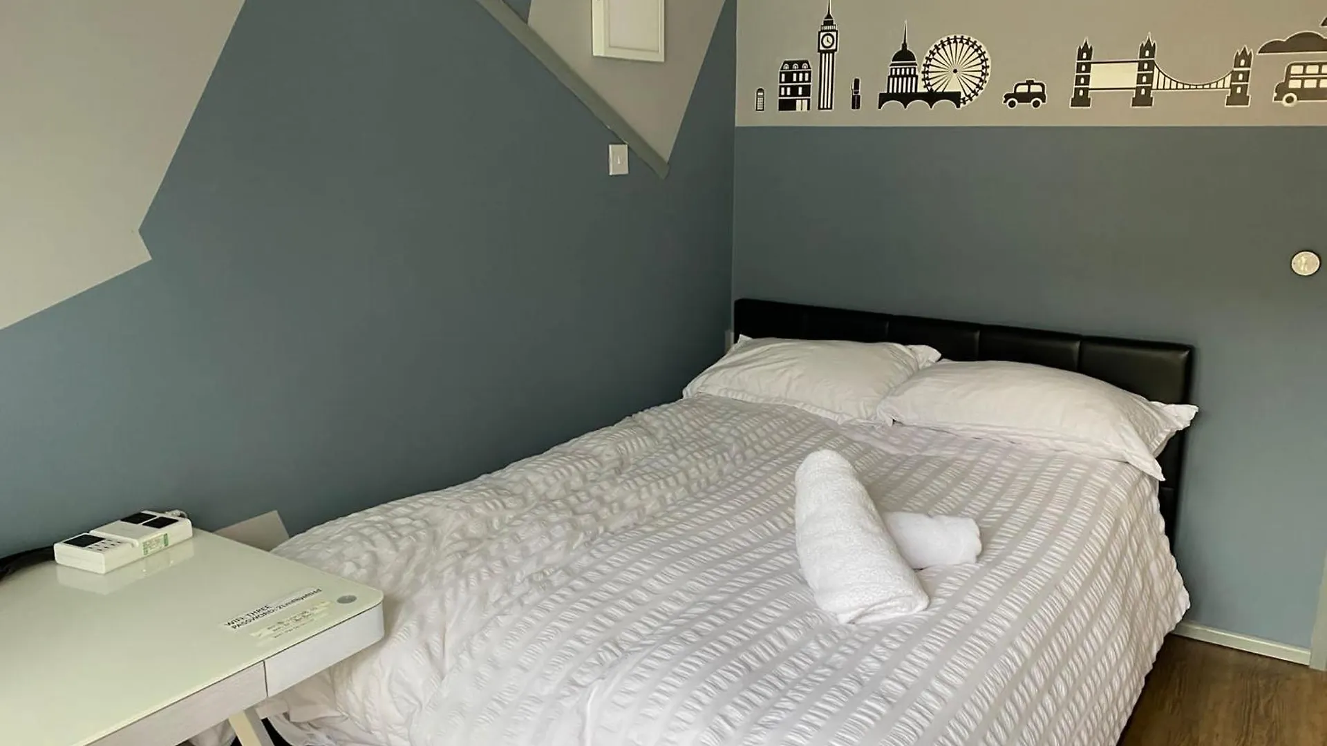 Holiday home Luxurious Soft Water Air Conditioning Tv 5 Bed Arcade House London